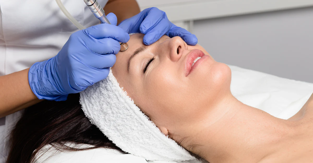 Why Choose Vista Salon for Your Hydra Facial?