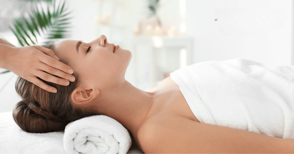 Step-by-Step Guide to Vista Salon's Head Massage Experience